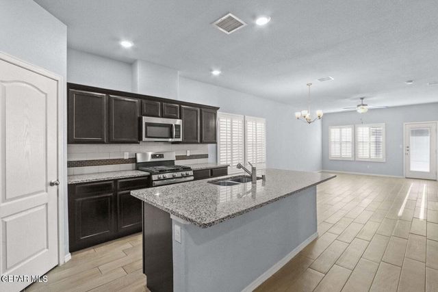1021 Ultrastar Place, Horizon City, TX 79928