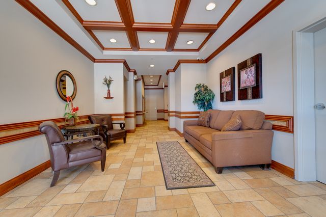 100 N Bokelman Street 329, Roselle, IL 60172