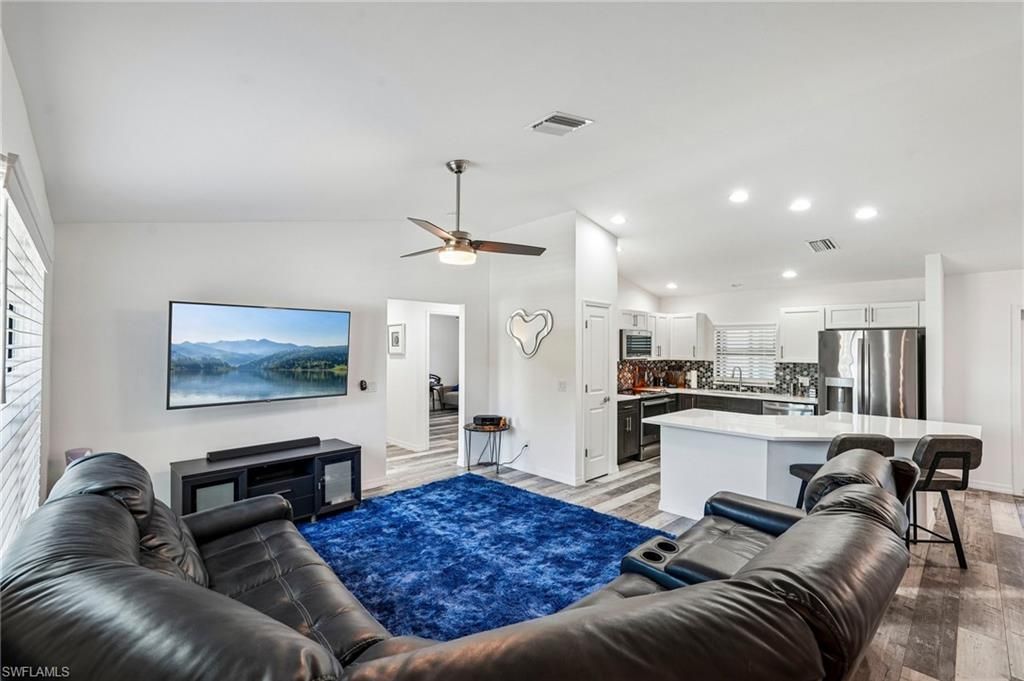 Image 4 of property listing at 4216 NW 25th TER, Cape Coral, FL 33993