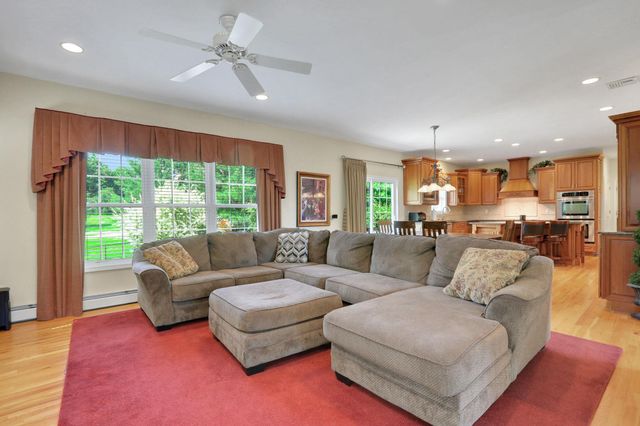 16 Winston Place, Marlboro, NY 12542