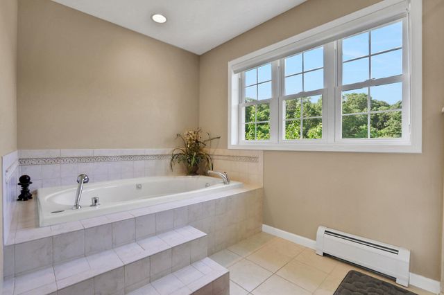 16 Winston Place, Marlboro, NY 12542