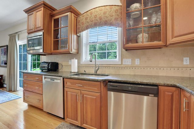 16 Winston Place, Marlboro, NY 12542