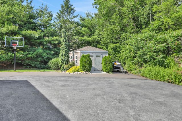 16 Winston Place, Marlboro, NY 12542