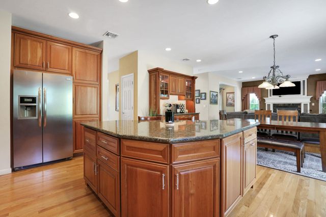 16 Winston Place, Marlboro, NY 12542