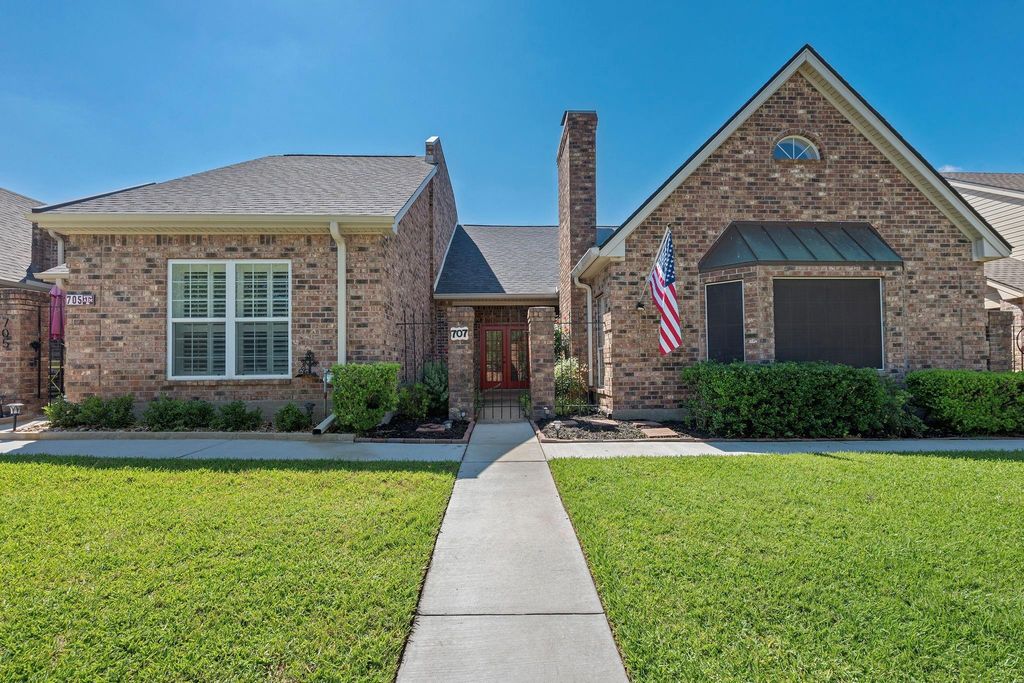 707 Walker Street, Bryan, TX 77802