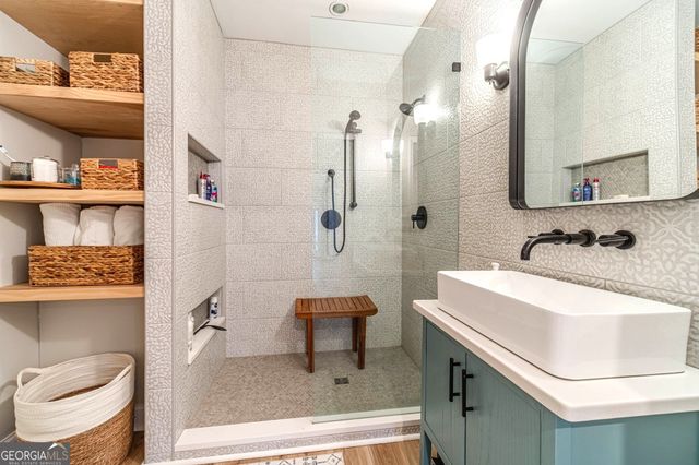 205 Amberbrook Circle, Grayson, GA 30017