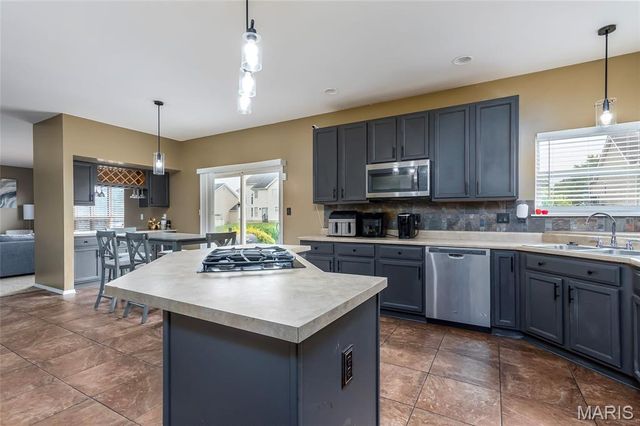 1222 Hermans Lake Drive, Hazelwood, MO 63034