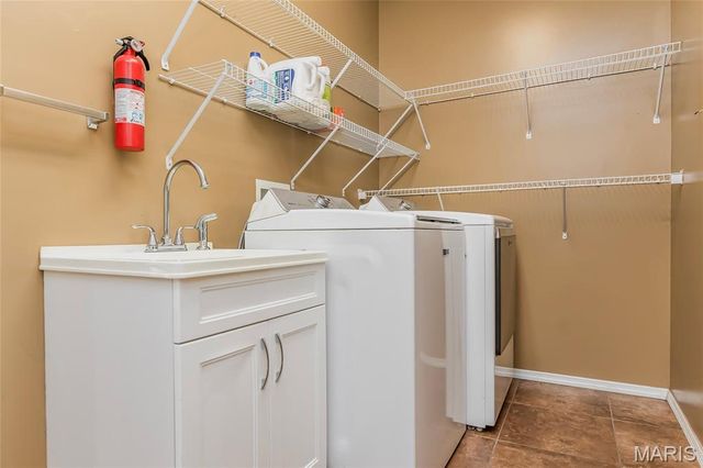 1222 Hermans Lake Drive, Hazelwood, MO 63034