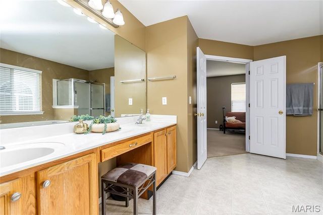 1222 Hermans Lake Drive, Hazelwood, MO 63034