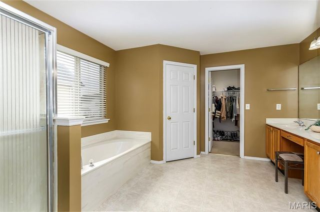1222 Hermans Lake Drive, Hazelwood, MO 63034