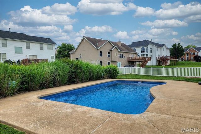 1222 Hermans Lake Drive, Hazelwood, MO 63034