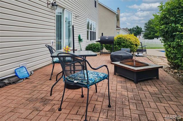 1222 Hermans Lake Drive, Hazelwood, MO 63034