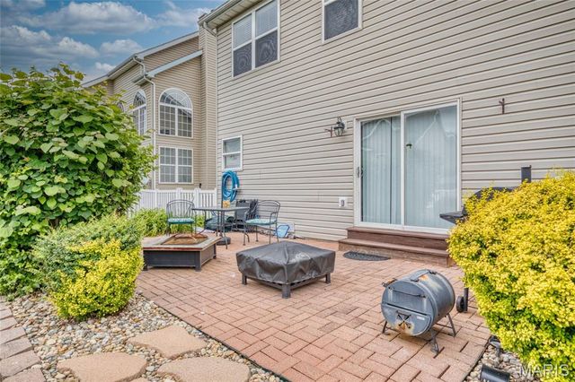 1222 Hermans Lake Drive, Hazelwood, MO 63034