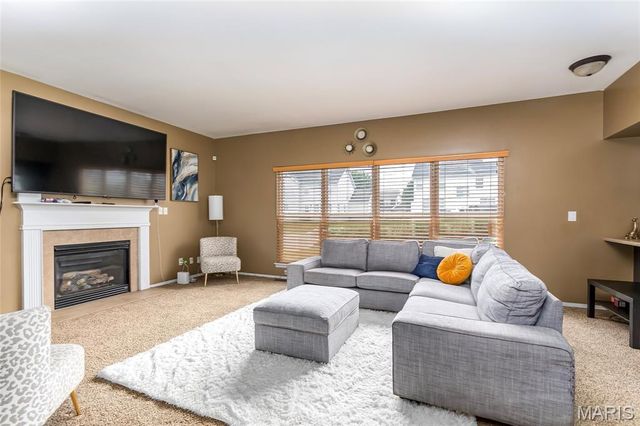 1222 Hermans Lake Drive, Hazelwood, MO 63034