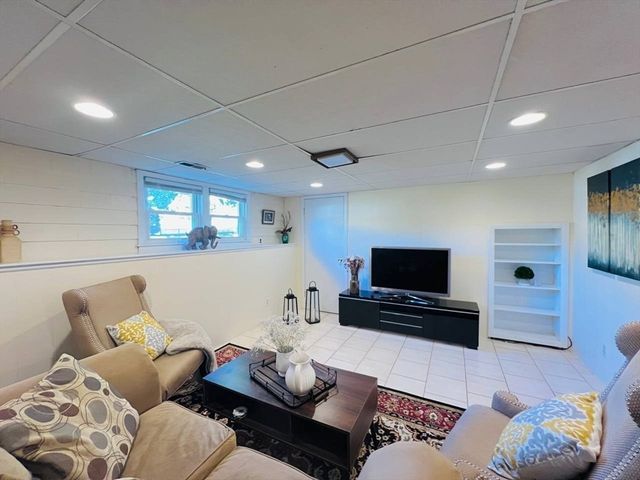 5 Fred St 0, Burlington, MA 01803
