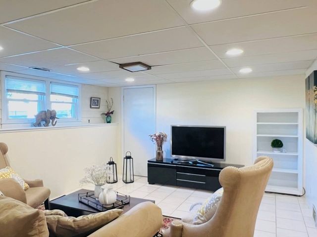 5 Fred St 0, Burlington, MA 01803