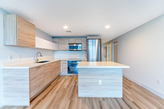 16385 Biscayne Boulevard 2502, North Miami Beach, FL 33160