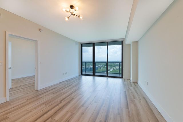 16385 Biscayne Boulevard 2502, North Miami Beach, FL 33160