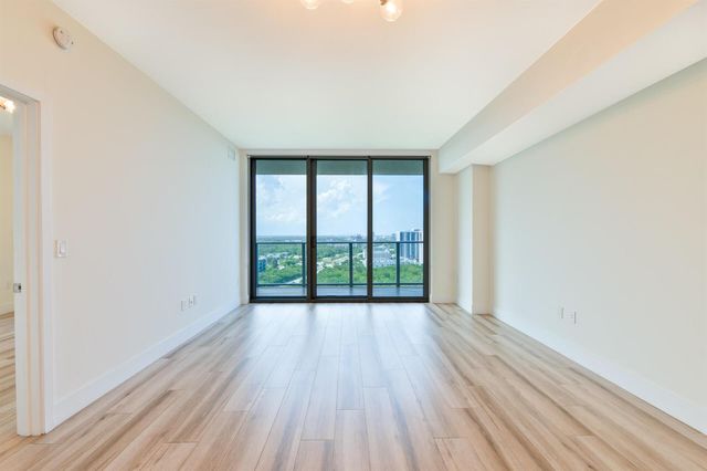 16385 Biscayne Boulevard 2502, North Miami Beach, FL 33160