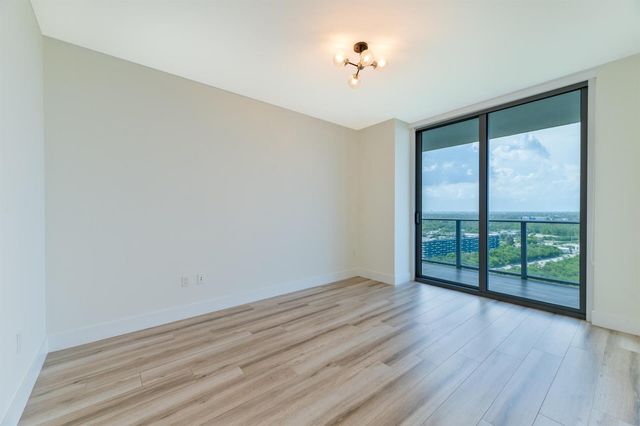 16385 Biscayne Boulevard 2502, North Miami Beach, FL 33160