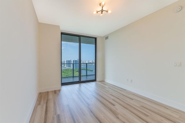 16385 Biscayne Boulevard 2502, North Miami Beach, FL 33160