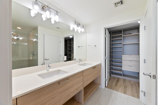 16385 Biscayne Boulevard 2502, North Miami Beach, FL 33160