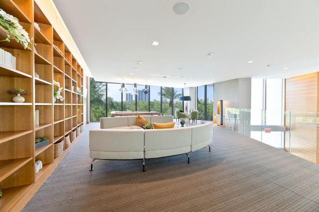 16385 Biscayne Boulevard 2502, North Miami Beach, FL 33160
