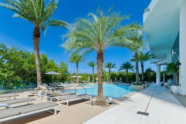 16385 Biscayne Boulevard 2502, North Miami Beach, FL 33160