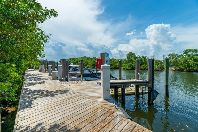 16385 Biscayne Boulevard 2502, North Miami Beach, FL 33160