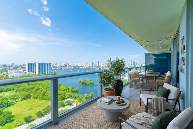 16385 Biscayne Boulevard 2502, North Miami Beach, FL 33160