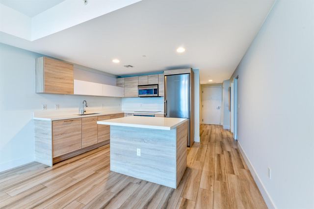 16385 Biscayne Boulevard 2502, North Miami Beach, FL 33160