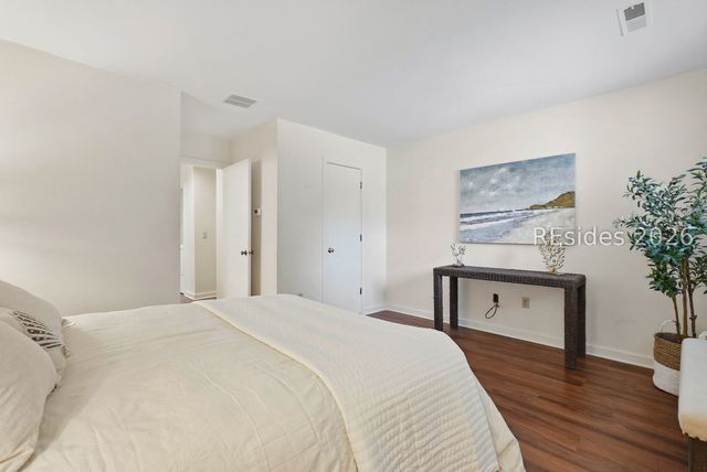 113 Shipyard Dr Apt 200, Hilton Head Island, SC 29928