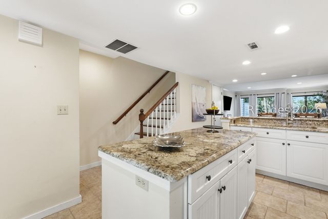 113 Shipyard Dr Apt 200, Hilton Head Island, SC 29928
