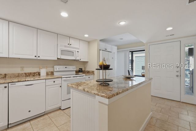 113 Shipyard Dr Apt 200, Hilton Head Island, SC 29928