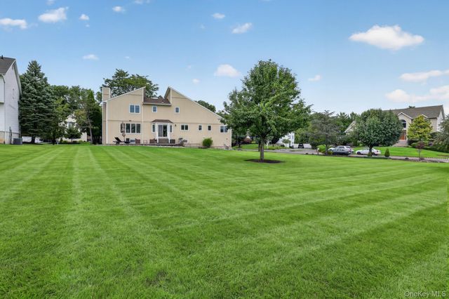 14 Lowell Drive, New City, NY 10956