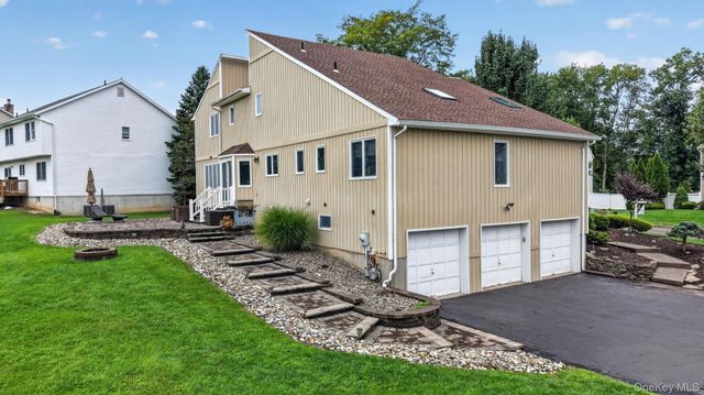 14 Lowell Drive, New City, NY 10956