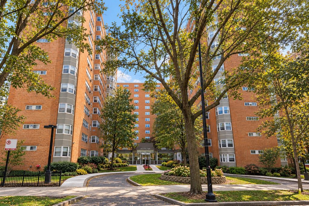 4960 N Marine Drive 217, Chicago, IL 60640