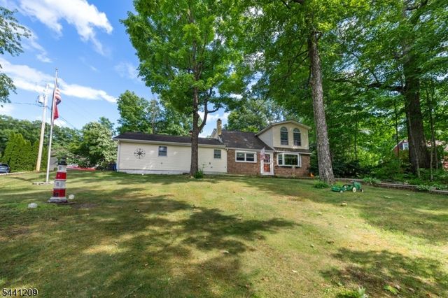 25 Belford Dr, West Milford Twp., NJ 07421