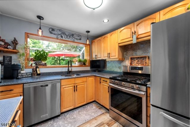25 Belford Dr, West Milford Twp., NJ 07421