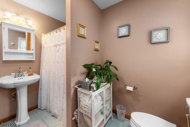 25 Belford Dr, West Milford Twp., NJ 07421
