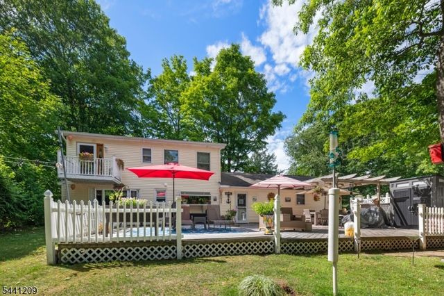 25 Belford Dr, West Milford Twp., NJ 07421