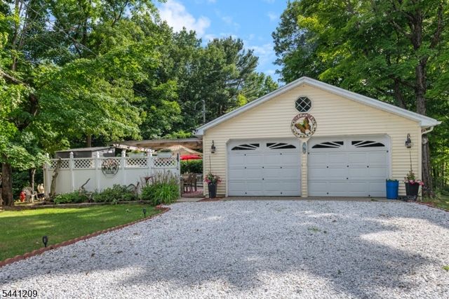 25 Belford Dr, West Milford Twp., NJ 07421