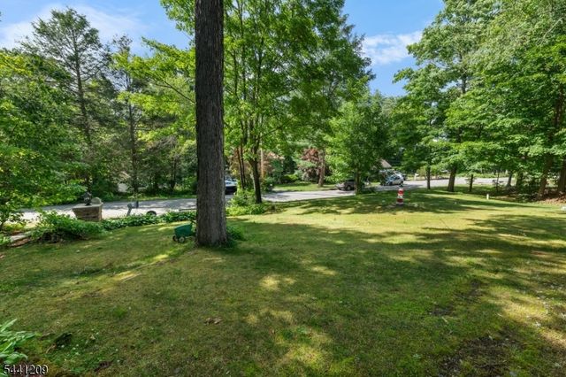 25 Belford Dr, West Milford Twp., NJ 07421