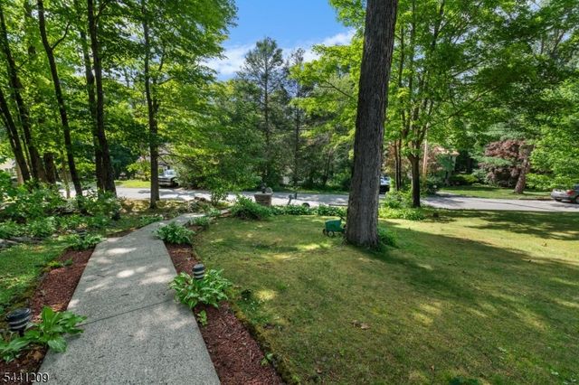 25 Belford Dr, West Milford Twp., NJ 07421