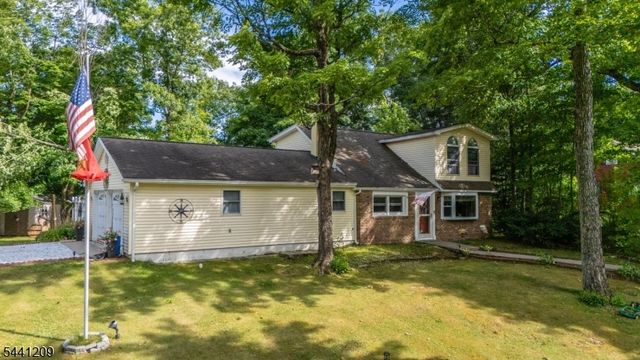 25 Belford Dr, West Milford Twp., NJ 07421