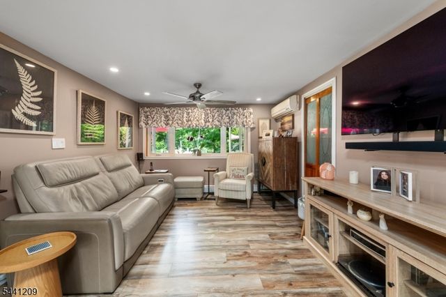 25 Belford Dr, West Milford Twp., NJ 07421