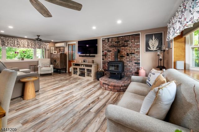 25 Belford Dr, West Milford Twp., NJ 07421