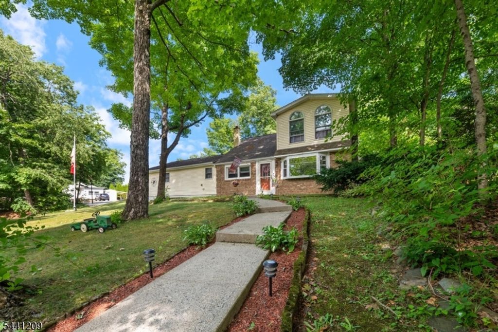 25 Belford Dr, West Milford Twp., NJ 07421