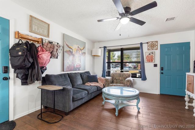 4111 W Pipestem Drive, Skiatook, OK 74070