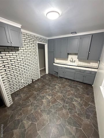 19672 Justine Street, Detroit, MI 48234